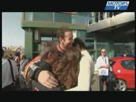 Voiture en feu course 2 GT France Magny Cours