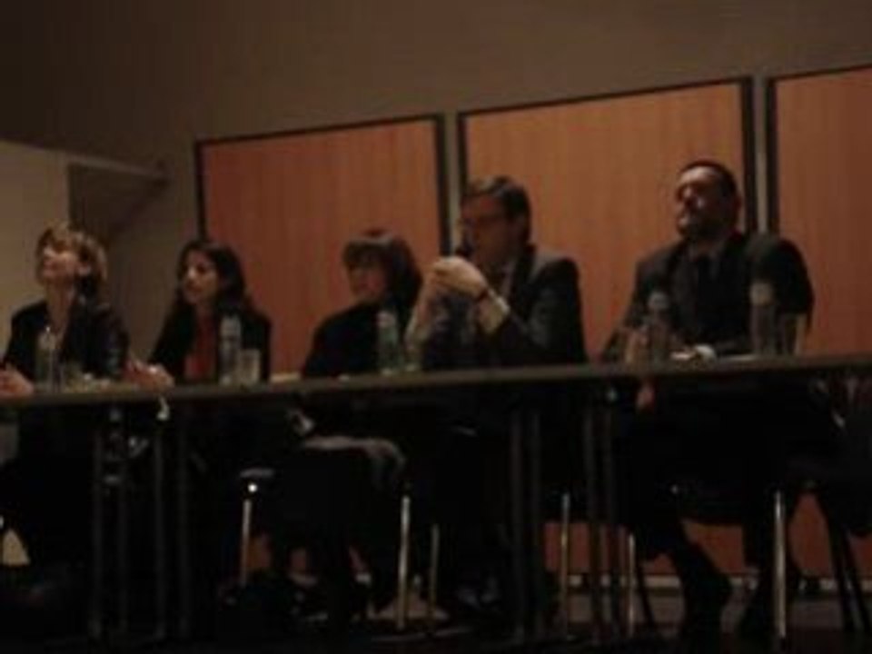 Interpellation de Chems Zemzemi lors d'une recontre citoyenn