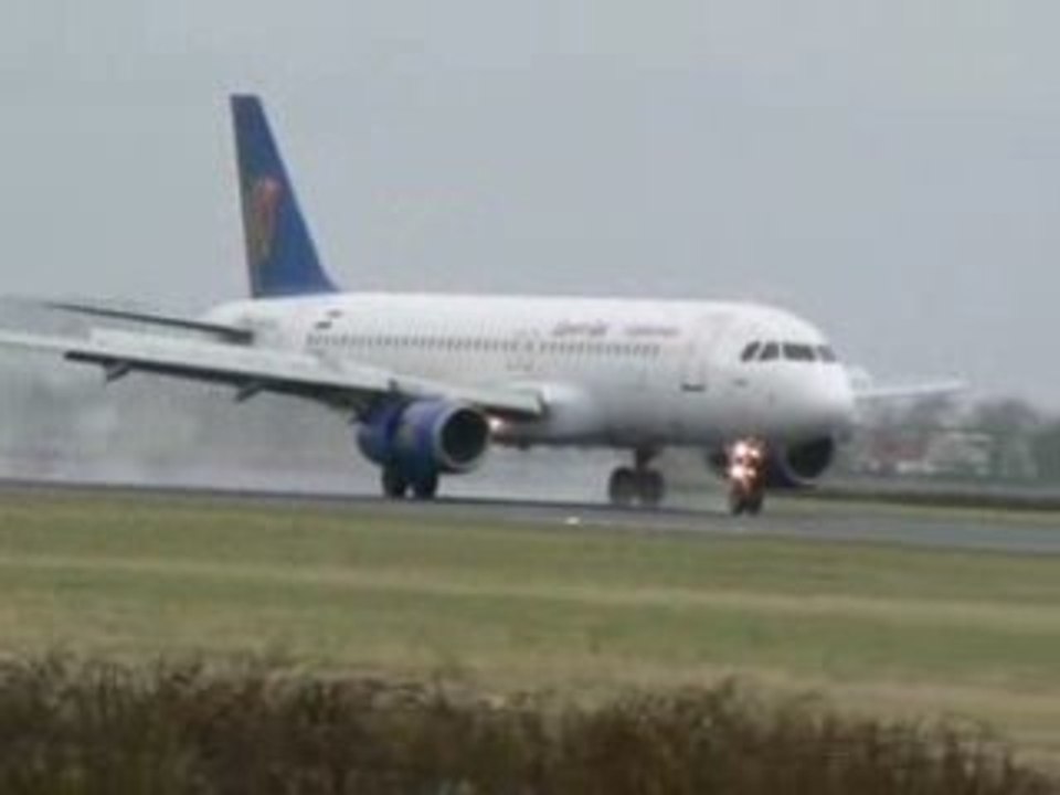 Egypt Air A320 Landing in Schipol