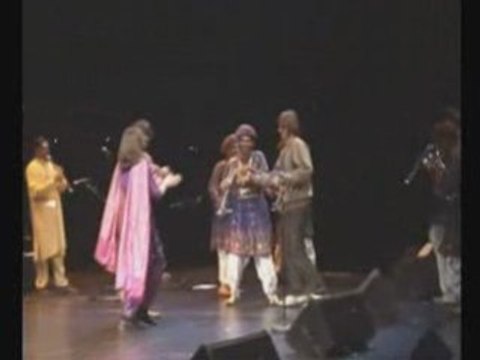 Extraits concert Gangbe et Jaipur Kawa Brass Band