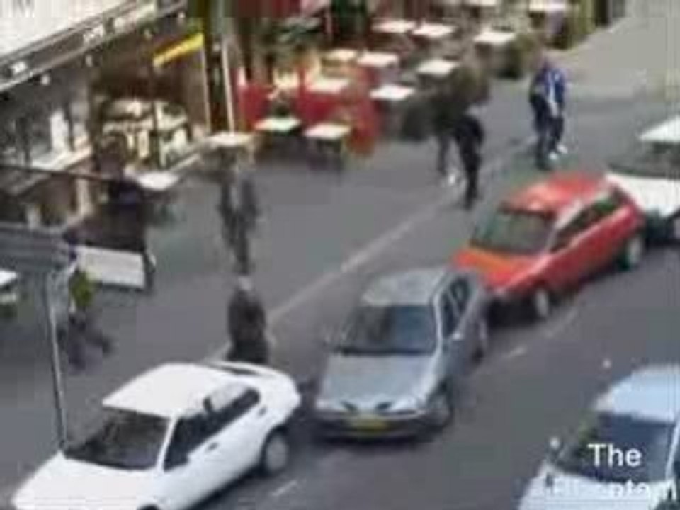 regis gare sa voiture