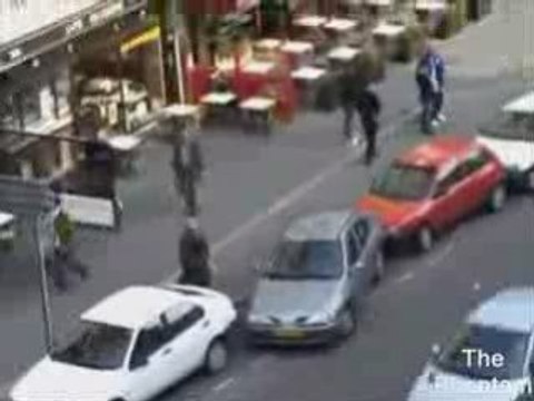 regis gare sa voiture