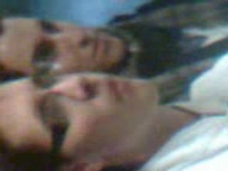 Nico chante dans les vestiaires des serveurs_converted