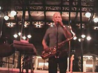 Elliot Dyson chante Iko Iko