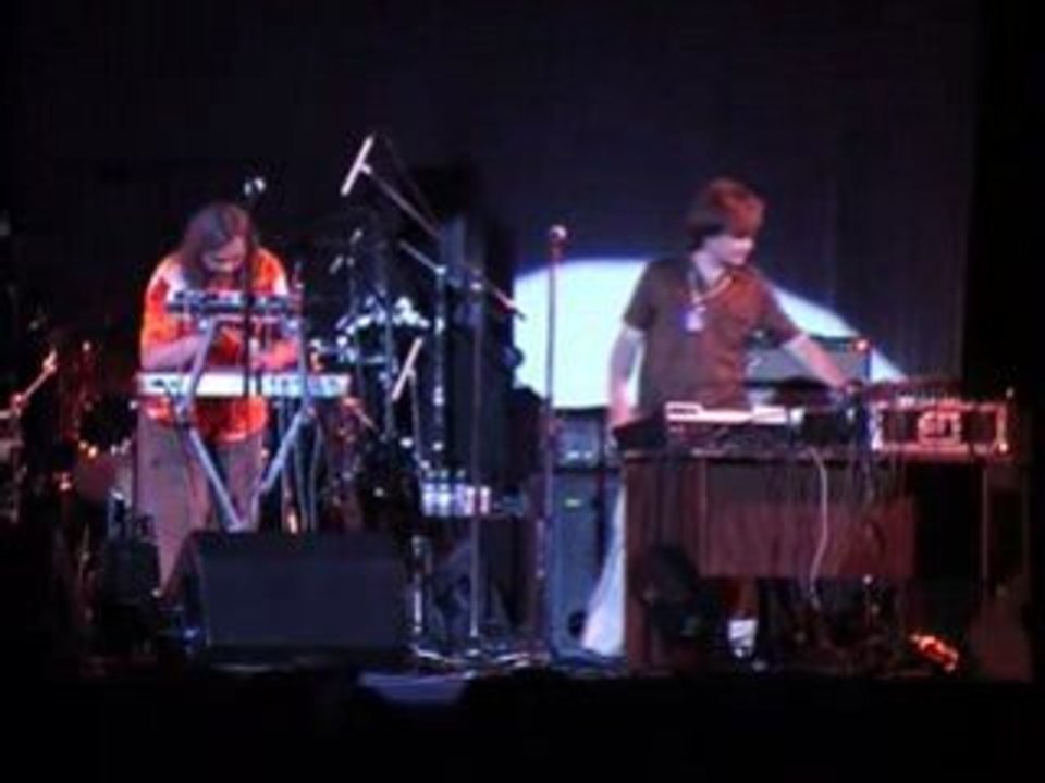 Moscow Grooves Inst - ABsynth (Live@Olympiiskii 24.06.2003)