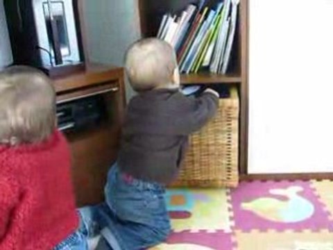 Capucine fait ses 1er pas toute seule