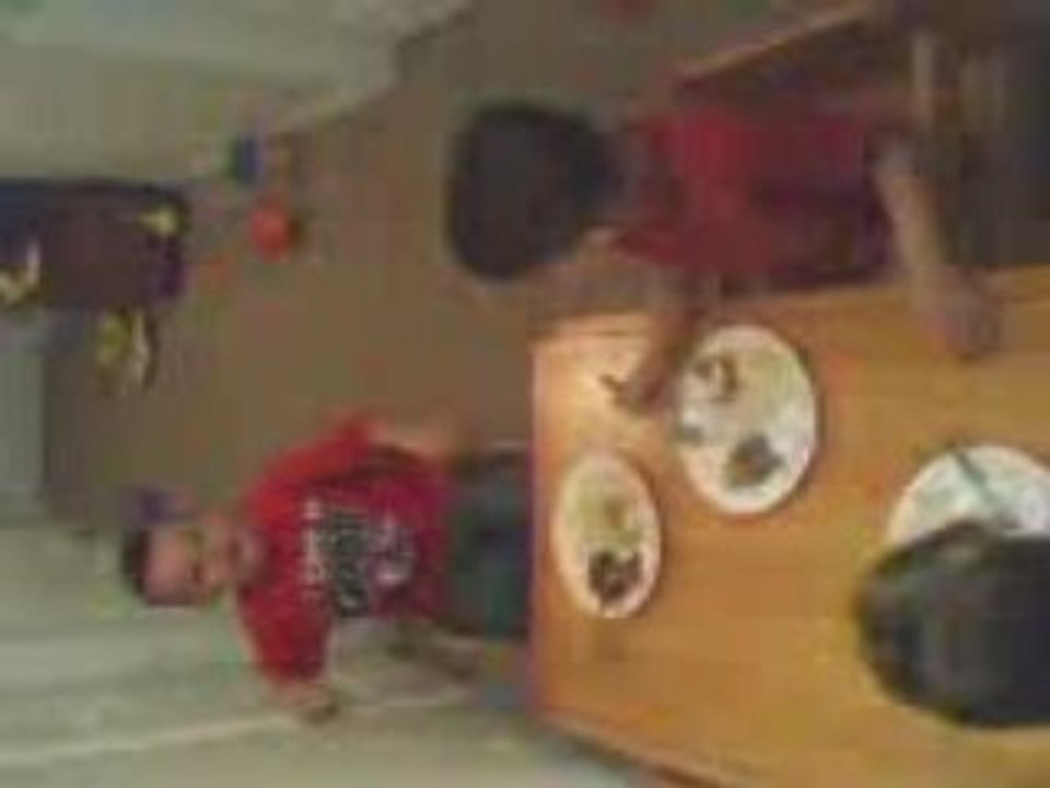 Thanksgiving at kiddie table