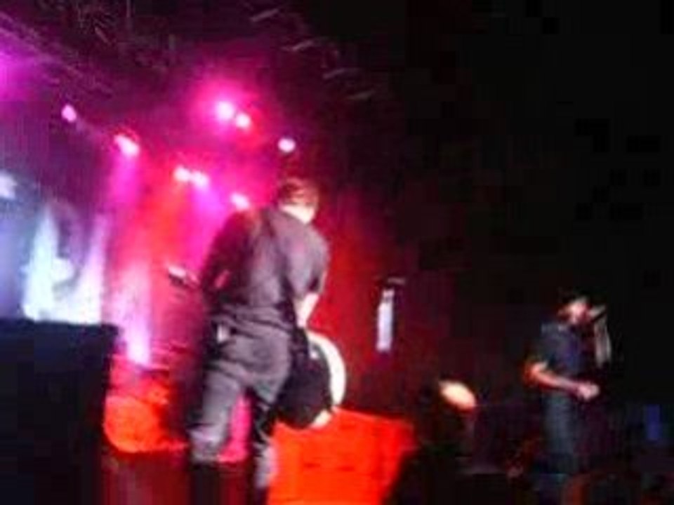 Simple Plan - Take My Hand @ Lille - L'aeronef