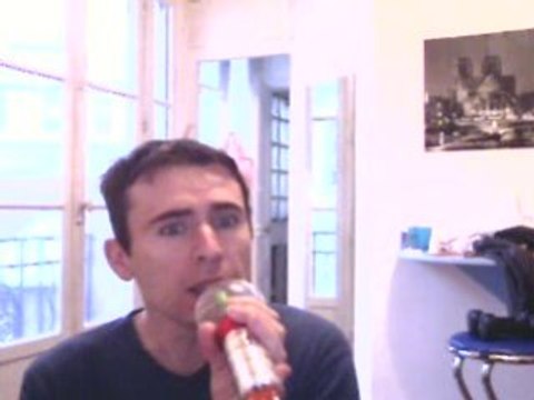 Wiwi égratigne La longue échelle