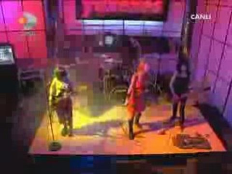 Aylin Aslım - Dalgalar (yüxexes)