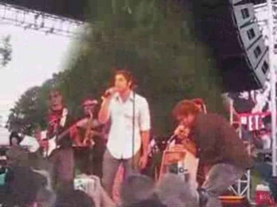 Zachary Levi sings with The Band From TV