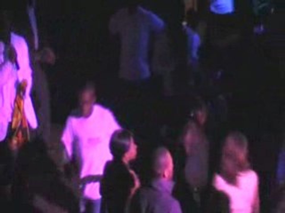 MOV032