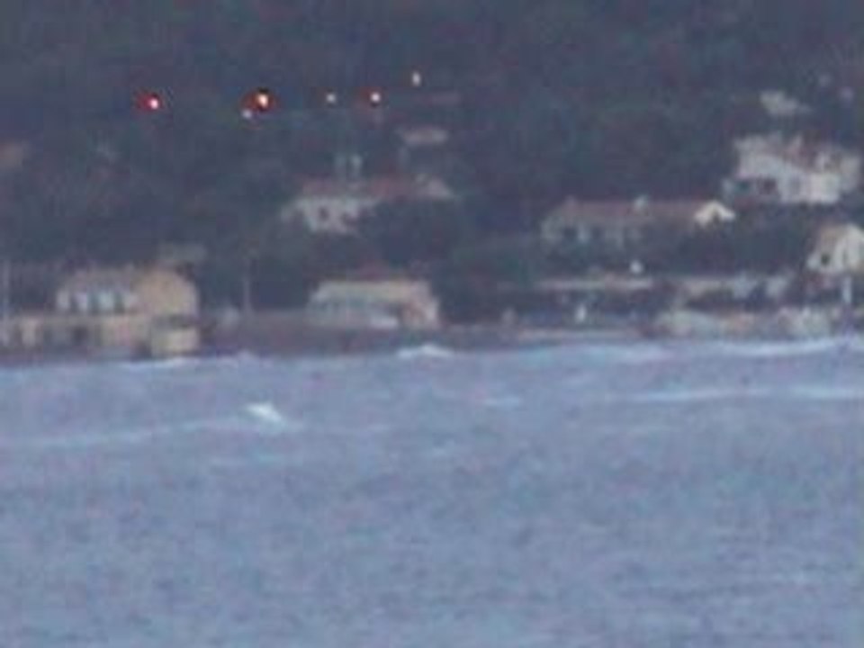 Dimanche 30 nov. 08 Almanarre Hyeres à 7h45: des Vagues ?