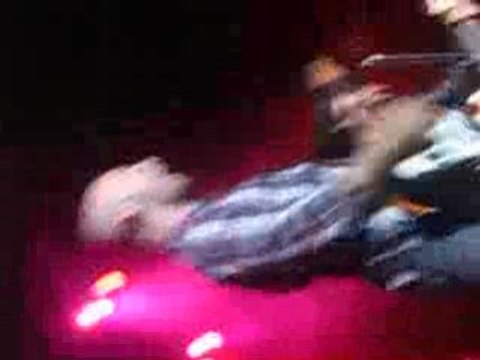 Simple Plan -Take My Hand (Refrain) @ Lille - l'Aeronef