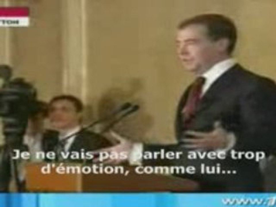 Medvedev imite Sarkozy (en se foutant de sa gueule)