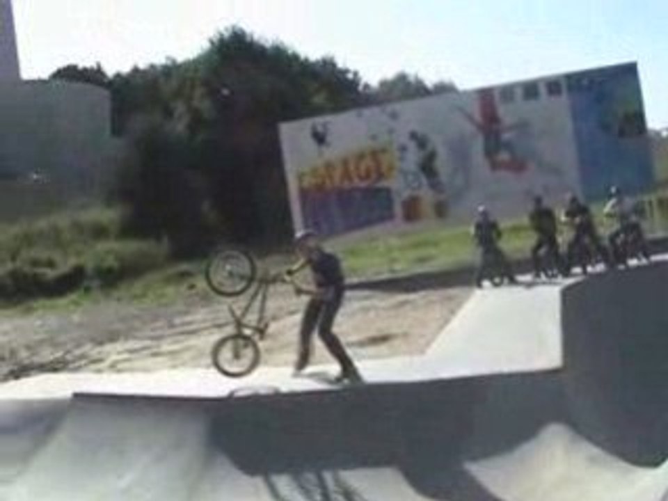 Ma nouvelle video bmx remu 2008