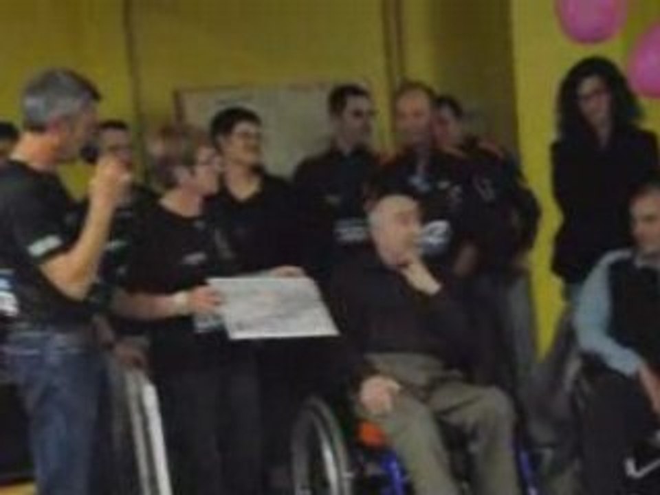 Remise de cadeaux par Courir pour les autres