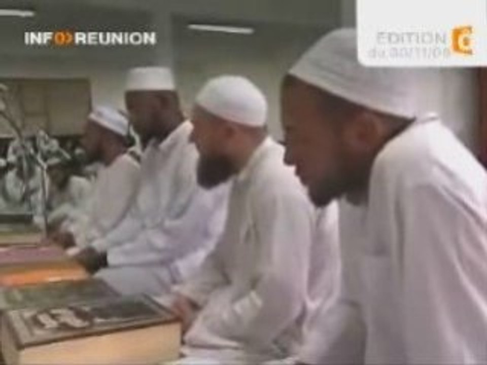 Reportage de RFO sur le 4ème Djalsa Khatmé Boukhari à l'ITMR