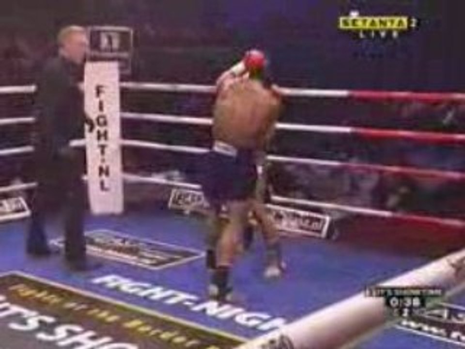 Buakaw Por Pramuk vs Albert Kraus - Its Showtime 2