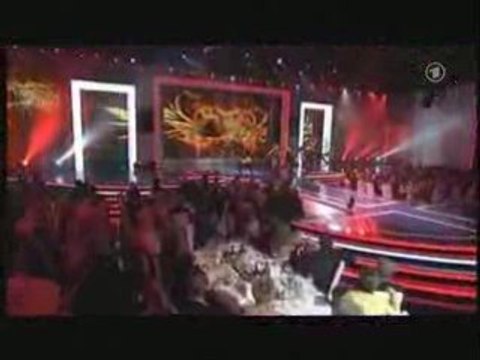 ARD: Britney Spears - Womanizer + Award @ Bambi 2008