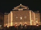 Teatro Bellini, accesa l'illuminazione natalizia