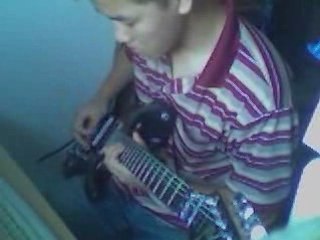 Ten words de Joe Satriani par Léon " Satchafunkihmong "