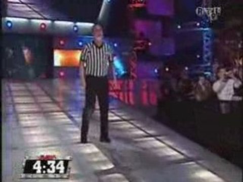 WWE Puissance catch l'arbitre arnaque kurt angle en beauté