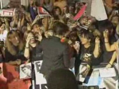 YouNews - under arm embarrassment for Beyonce