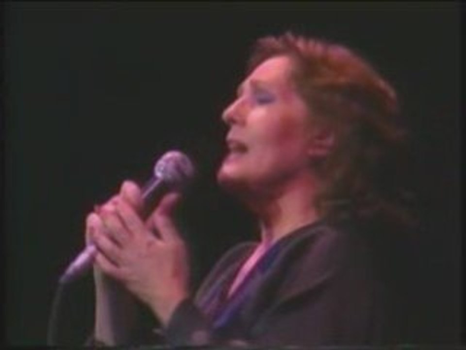 Amalia Rodrigues  "Mi Florelo"