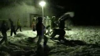 bataille de boules de neige en Laponie