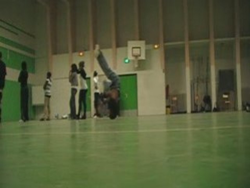 Flyson Entrainenent LVL 1 breakdance