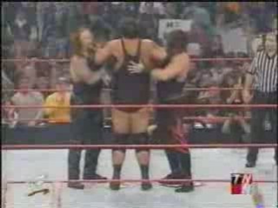 Double chokeslam