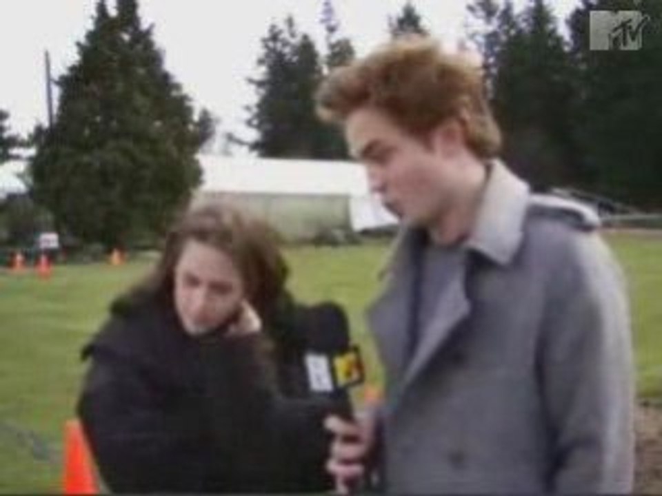 MTV 'Twilight' Interview with Robert and Kristen