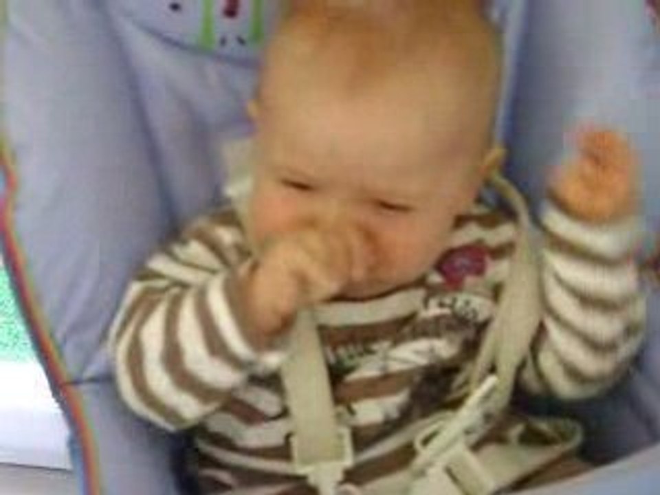 Je massacre les lunettes à maman !!!