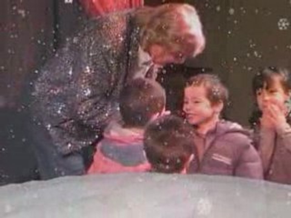 Jeux avec les enfants arbre de noel pompiers de Guingamp