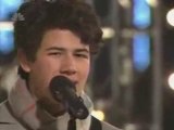 Jonas Brothers Girl of My Dreams [LIVE]