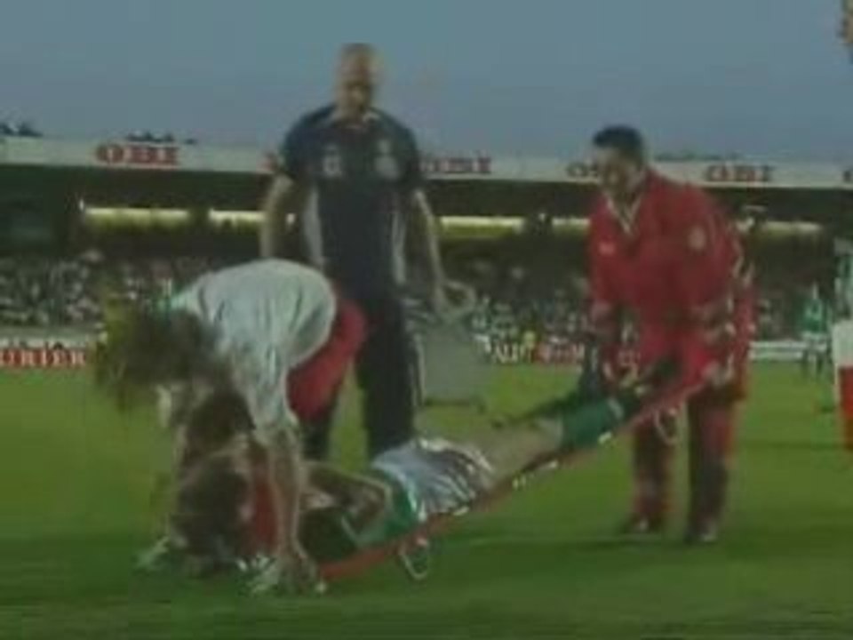 Lachvandedag.nl - Voetbalongeluk bij een ongeluk