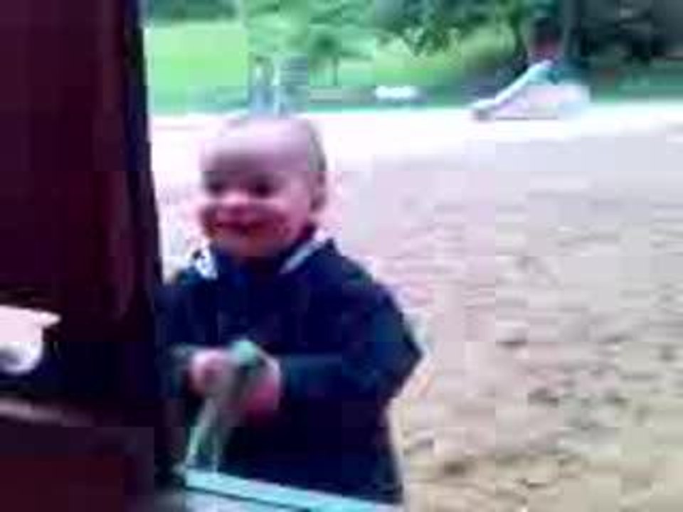 Lachen auf dem spielplatz