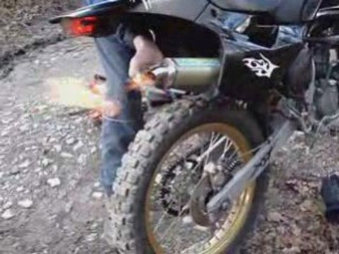 Petites flammes en sortie de pot