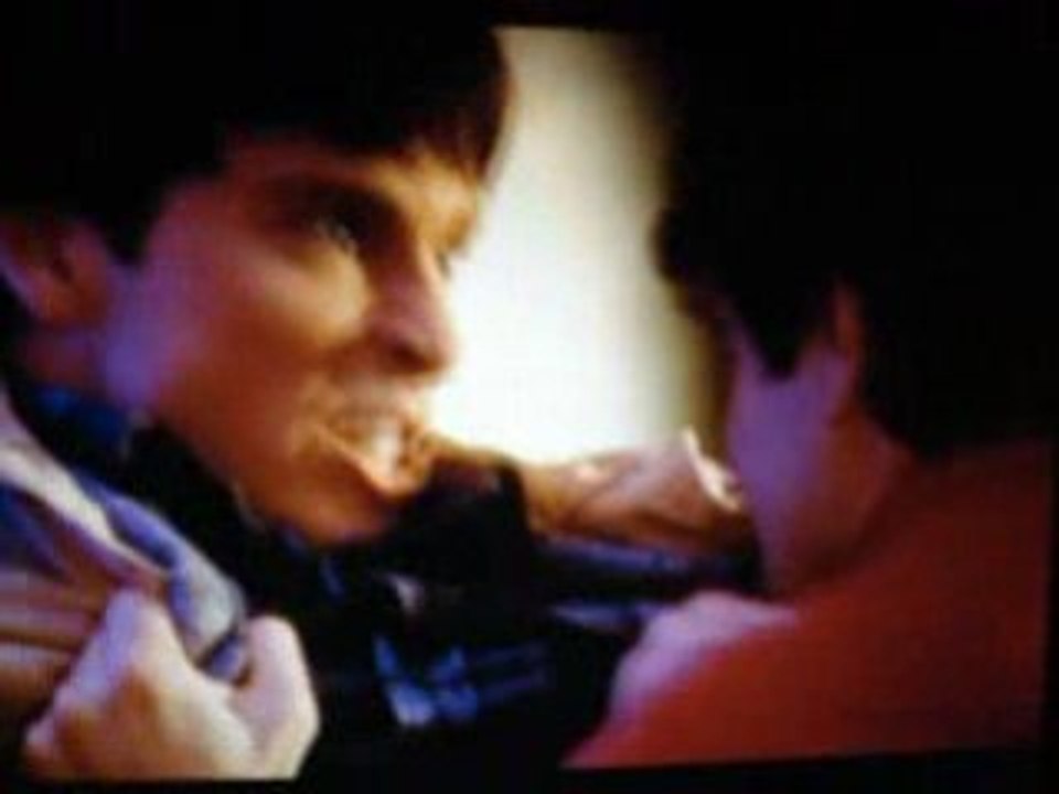 Smallville Saison 2 2x11 Le Retour du héros extrait comba FR