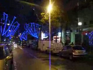 Paris illumine Paris : le coeur du Village s'illumine