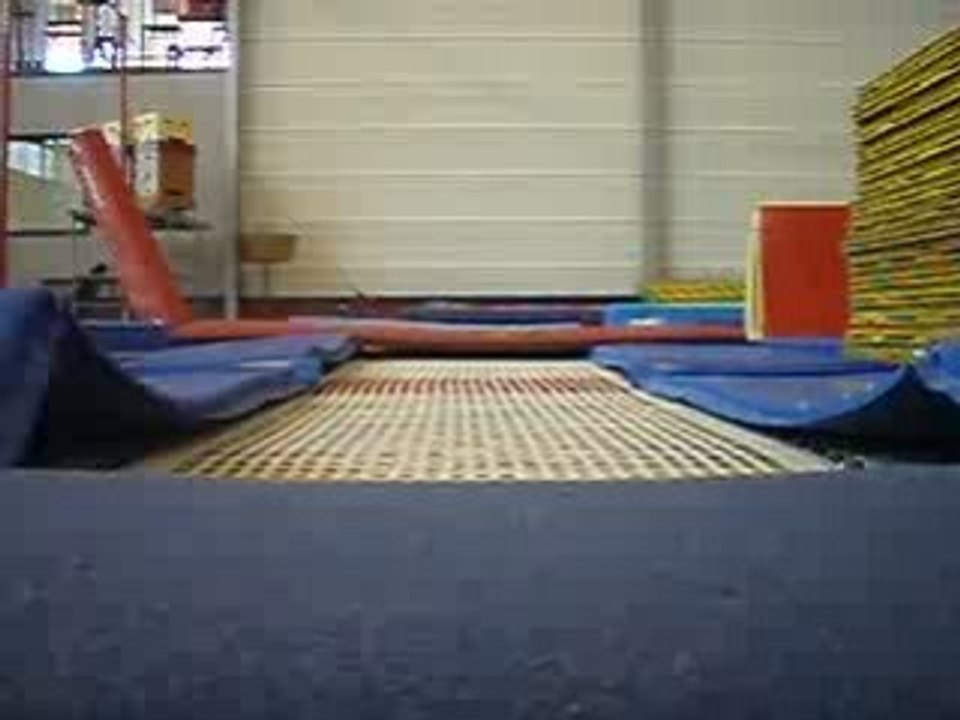 Toine double salto avant