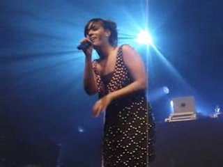 Amel Bent - Ne Retiens Pas Tes Larmes