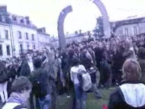 Blocus 5/12/08 à Périgueux contre la loi Darcos