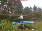 du catch ...sur un trampoline ..TWA