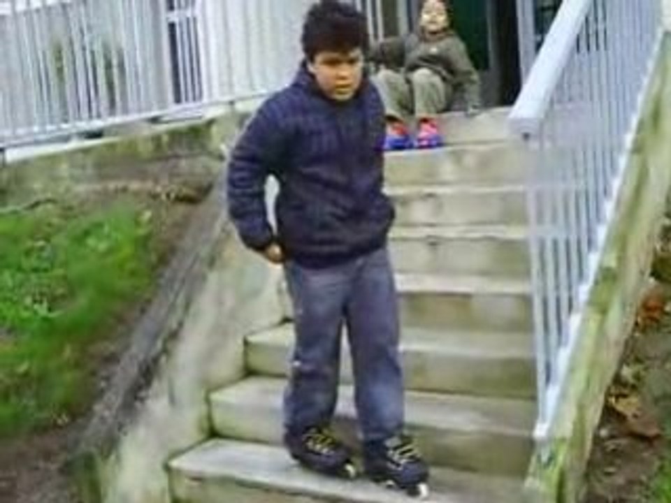 EDDIE et JOHNNY MARABOU EN ROLLER A LA FERTE SOUS JOUARRE