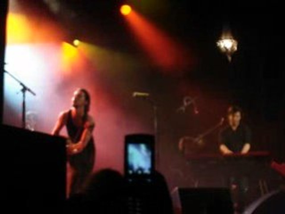 Play my country, save the world - Julien Doré