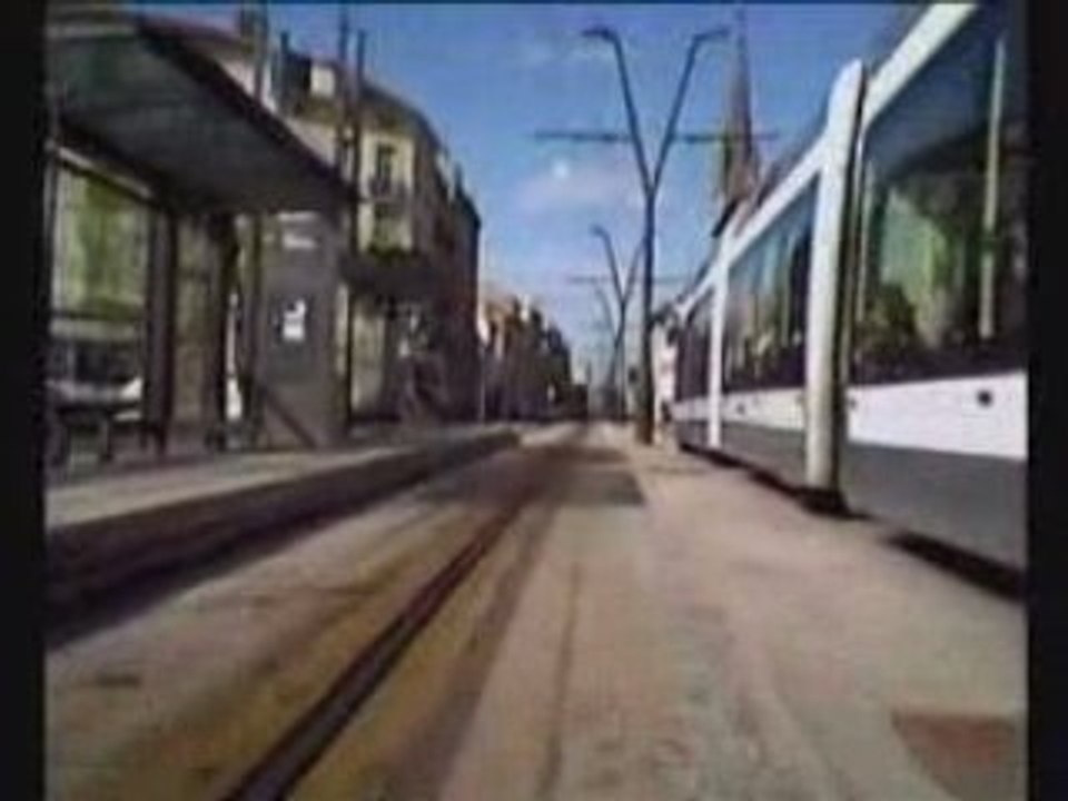 Course entre un VTT et un Tramway