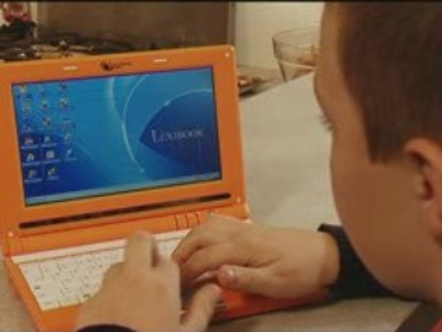 Lexibook Laptop : my first computer - Vidéo Dailymotion
