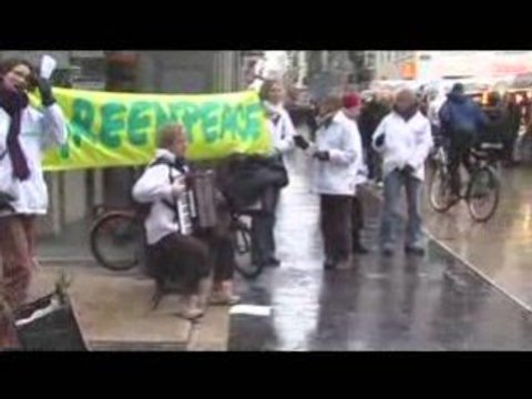 Action ours - Groupe local greenpeace Bordeaux.